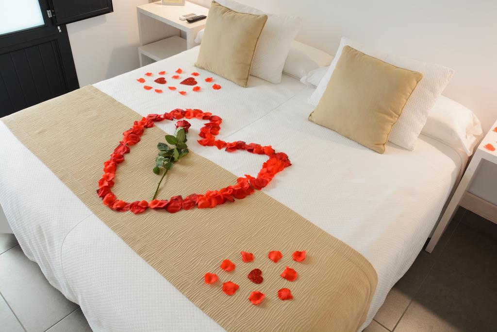 La Pasajera Hostal Boutique Кониль-де-ла-Фронтера Экстерьер фото